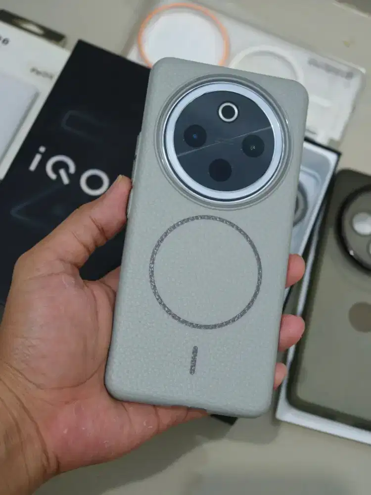 IQOO Z10 5G Ram 8GB + 8GB / Rom 256GB Fullset Original.