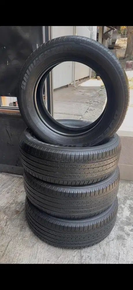 Bridgestone Dueler 235/60 R18