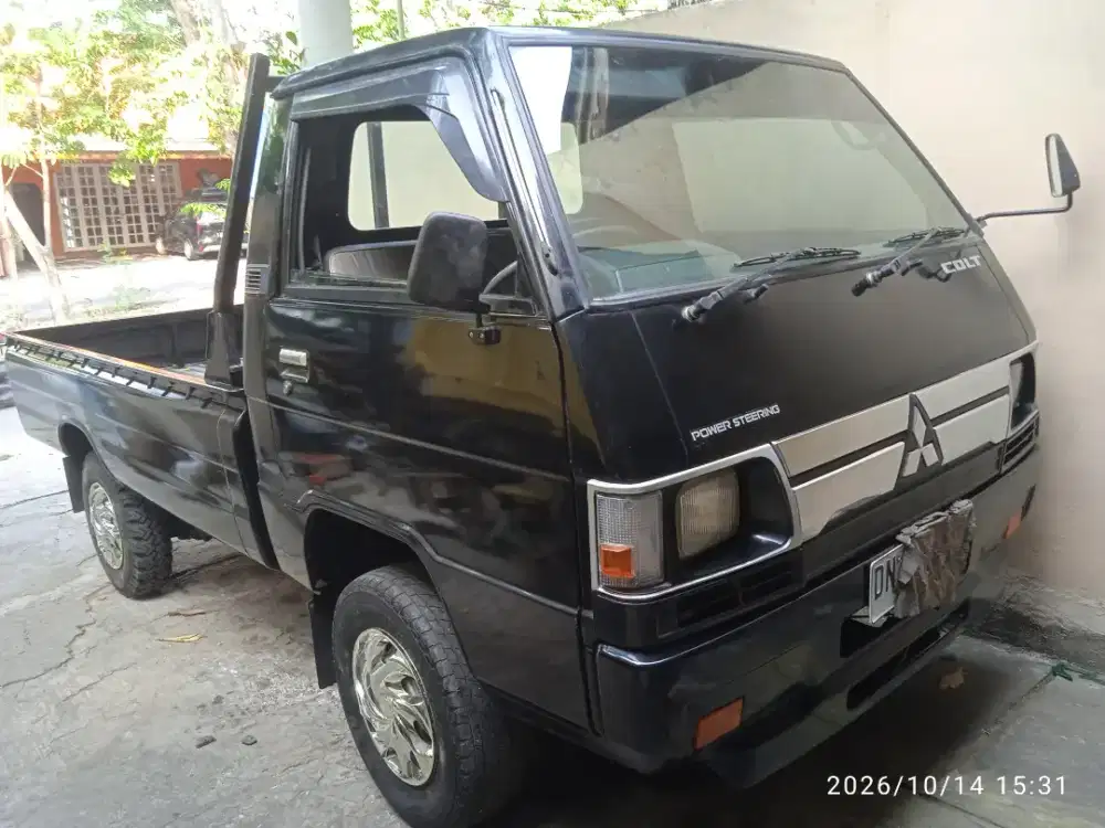 Dijual murah L300 PU yuro 4 mulus an wanita  km 14700 MSN enak S pakai