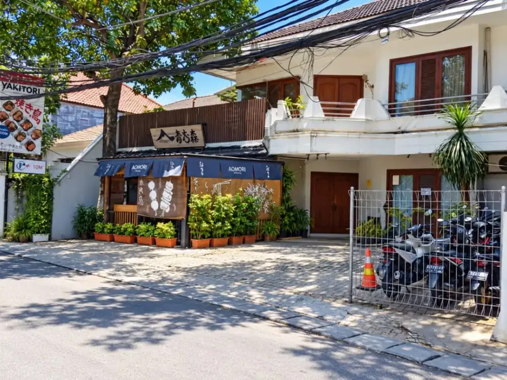 Disewa Rumah Mewah , Kolam Renang , Jakarta Selatan