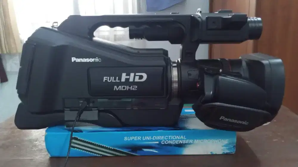 Dijual  segera Video Camera Panasonic HC-MDH-2, kondisi sangat mulus.