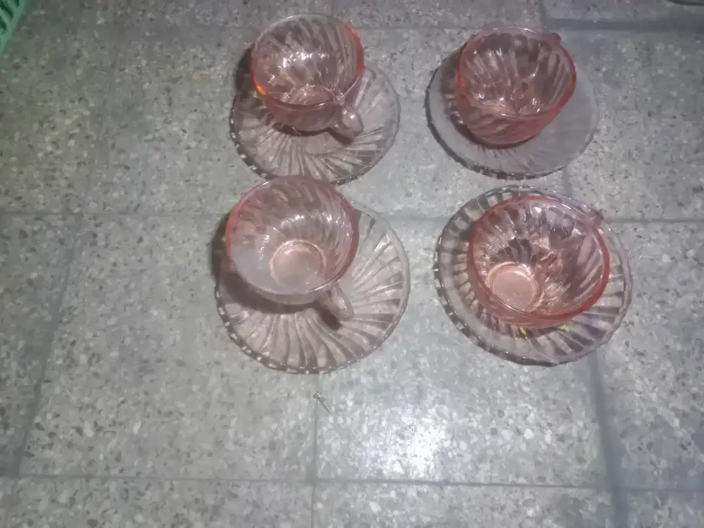 4 cangkir + lepek jadul