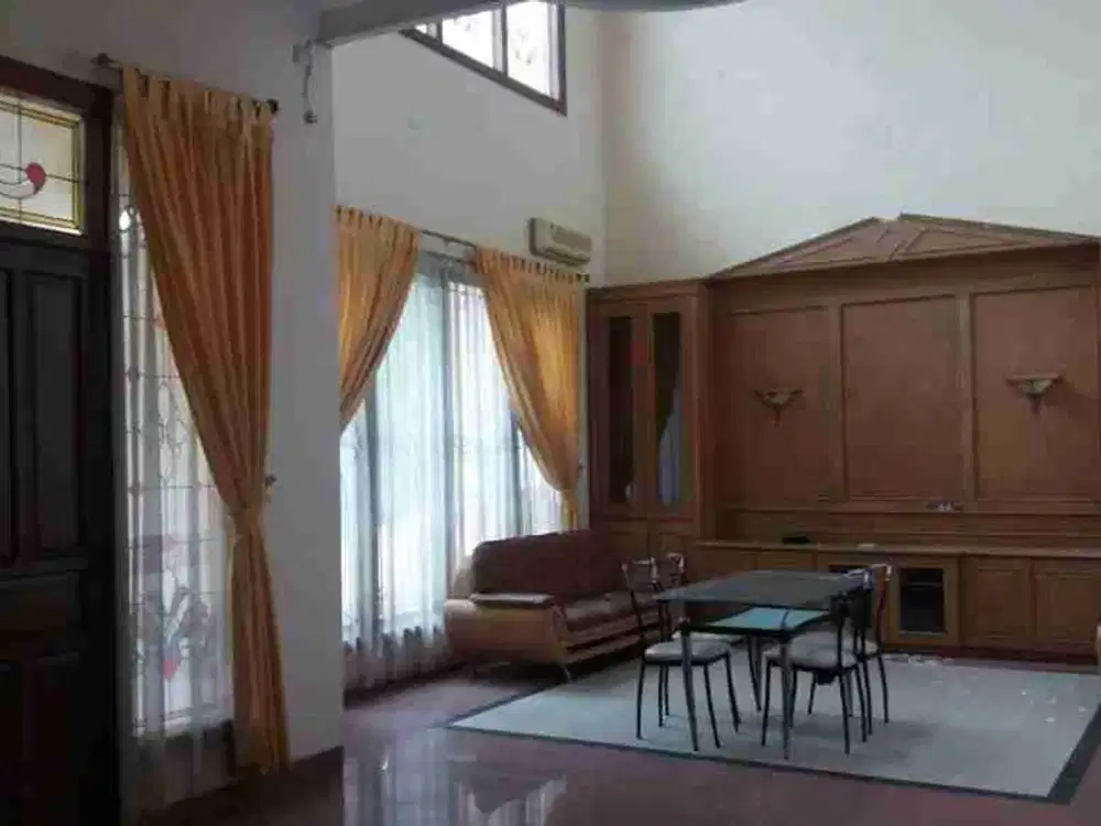 DIJUAL / DISEWAKAN RUMAH POSISI HOOK DI BALIKPAPAN BARU BB