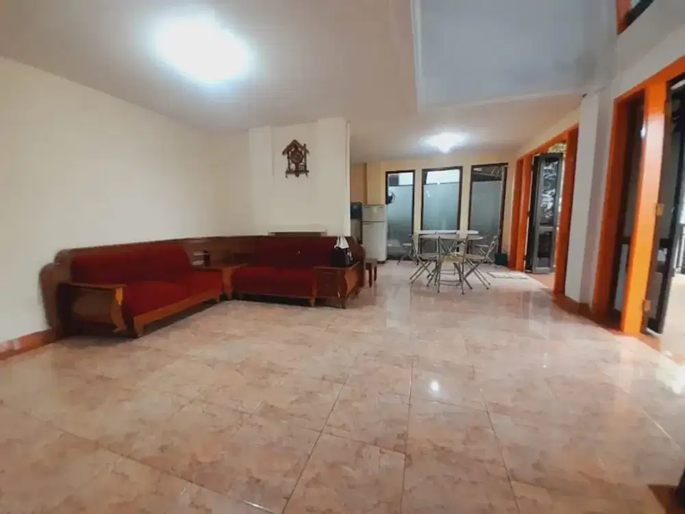 TERMURAH DIJUAL VILLA HOOK SIAP HUNI MINIMALIS LOKASI DI ISTANA BUNGA LEMBANG BANDUNG
