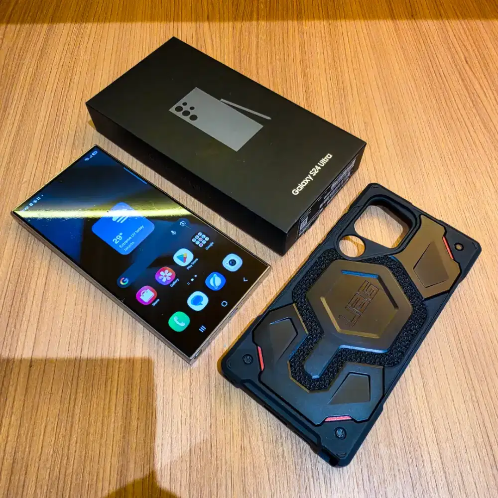Samsung Galaxy S24 Ultra 5G 12/1TB Titanium + UAG Case