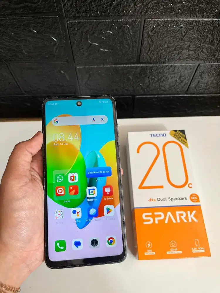 Tecno spark 20c 4/128gb
