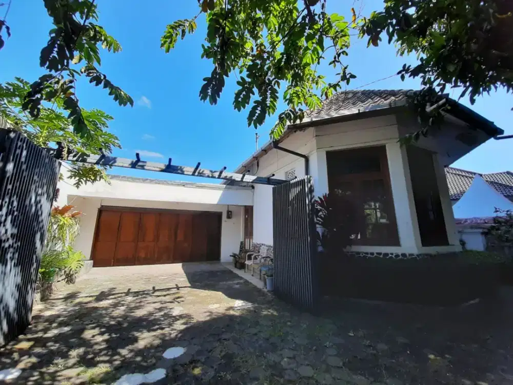 TERMURAH DIJUAL RUMAH BANGUNAN KOLONIAL BELANDA SIAP HUNI LOKASI DI PUSAT KOTA SAYAP MERDEKA BANDUNG