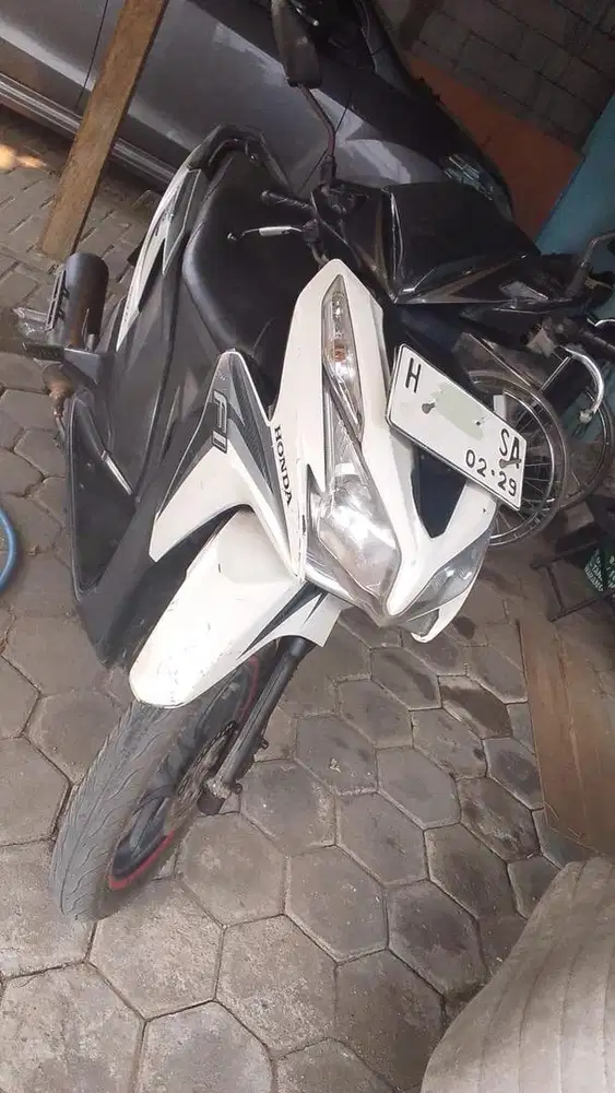 VARIO PUTIH 125cc tahun 2014