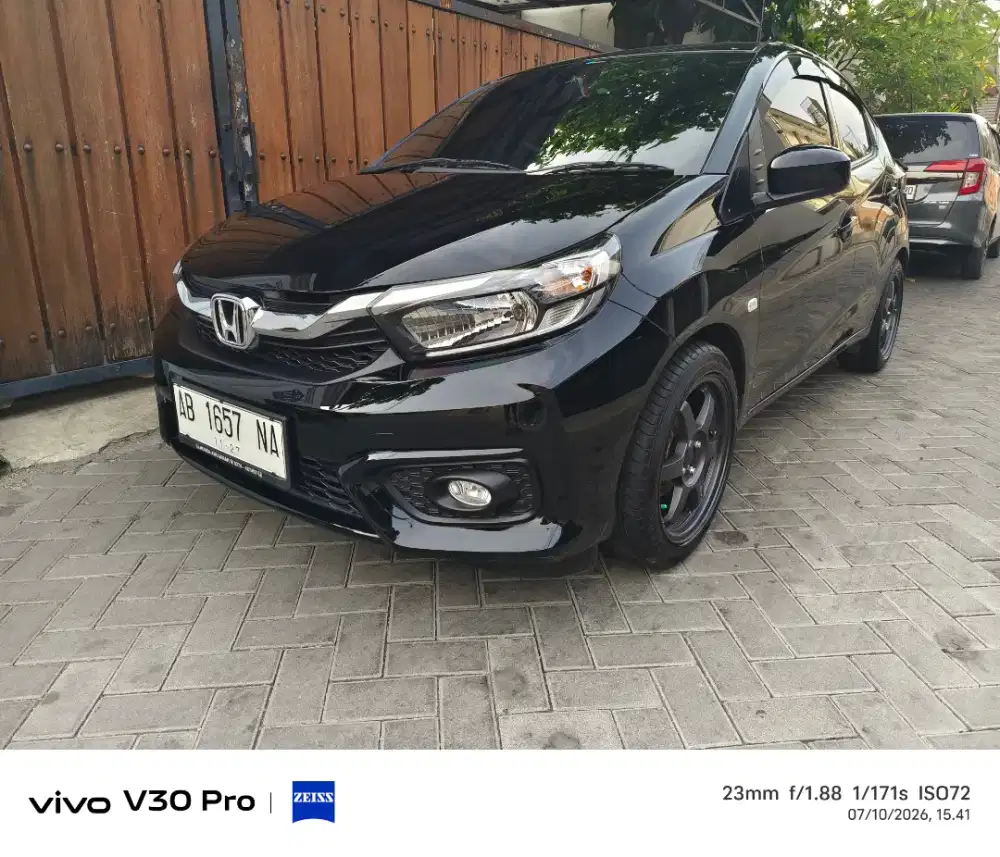 HONDA BRIO E M/T 2022 hitam-km 16 ribu Record Honda, Plat AB Tangan 1