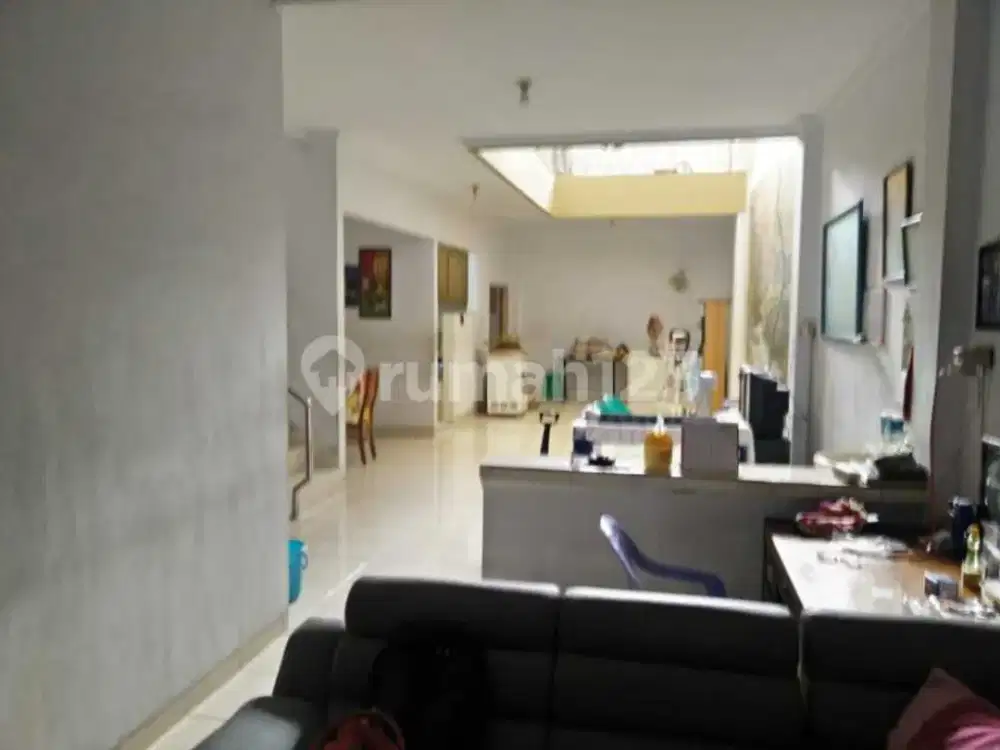 Rumah Besar Dijakarta Pusat Petojo Selatan
