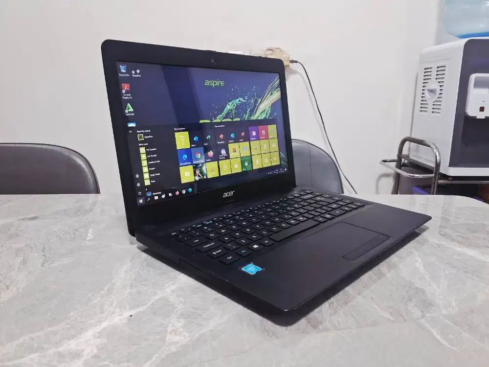 ACER 8GB SSD ReadyUp Laptop Sekolah Kuliah Kerja Ok Garansi Toko