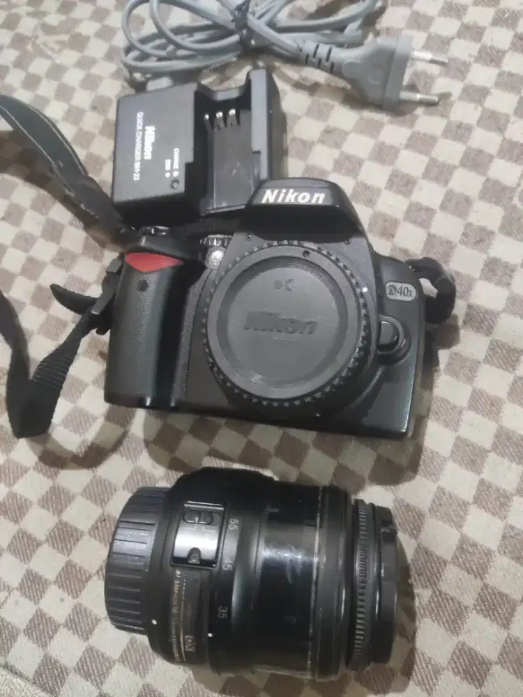 Nikon d40x + lensa kit + cas baterai