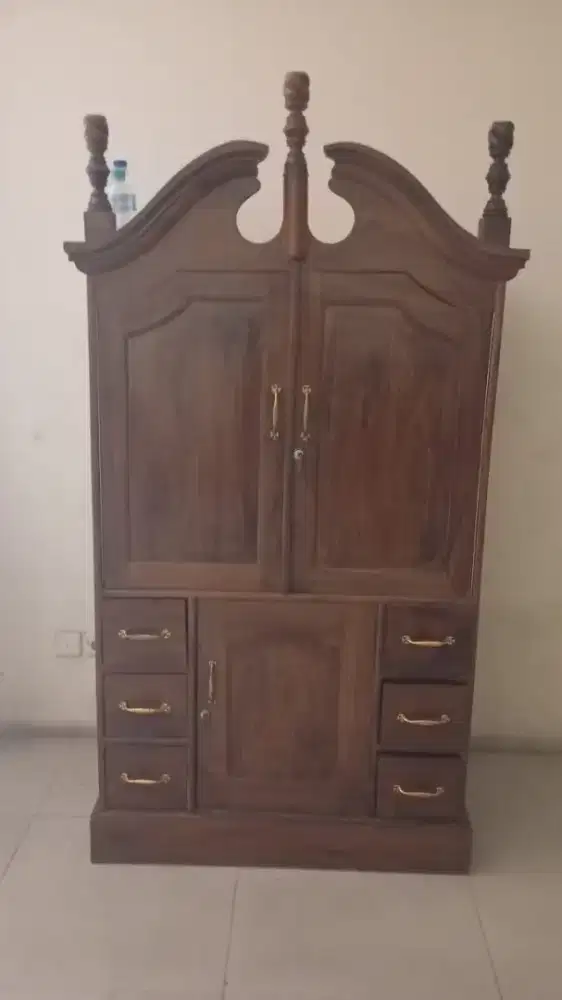 Lemari serbaguna