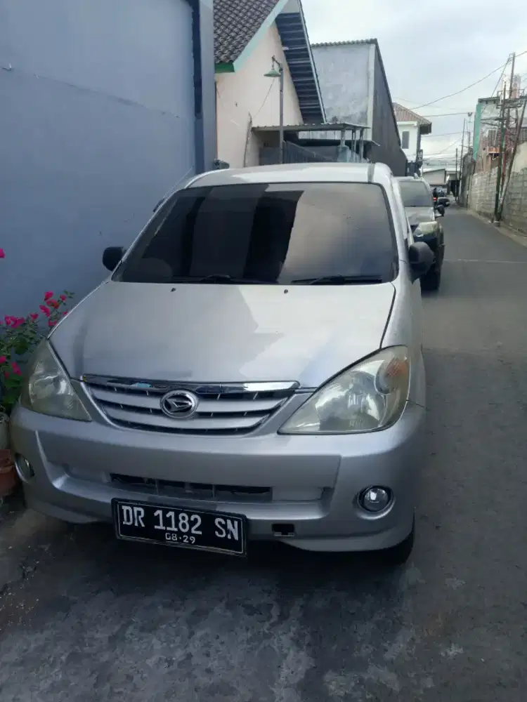 Dijual Xenia Li 2004