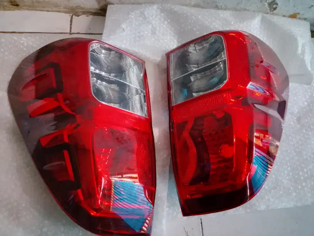 Jual baru lampu mobil Toyota Hilux muluss