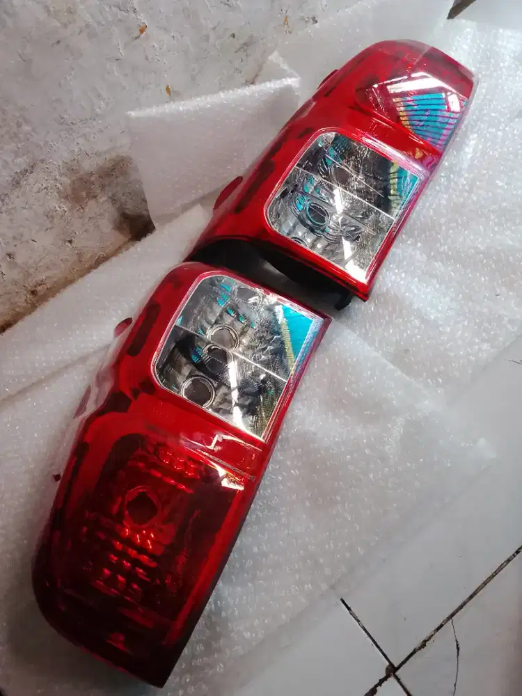 Jual lampu mobil Toyota Hilux muluss masih baru