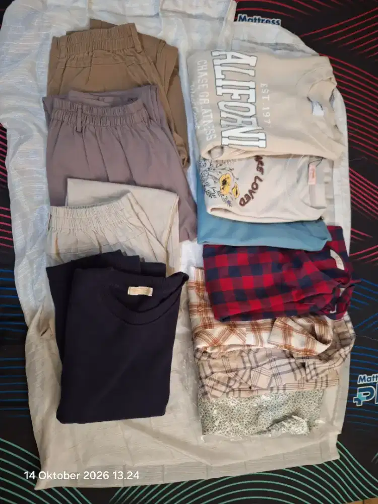 Preloved Baju dan Celana Wanita lokasi bandung