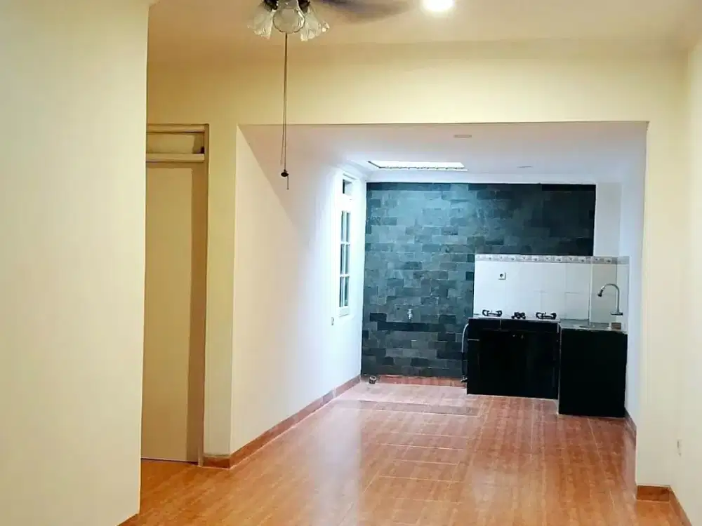 L133S Rumah Dijual di Taman Simpruk Lippo Cikarang