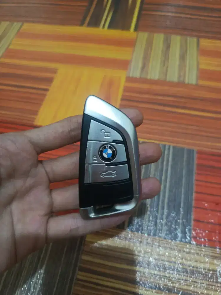 Kunci mobil BMW