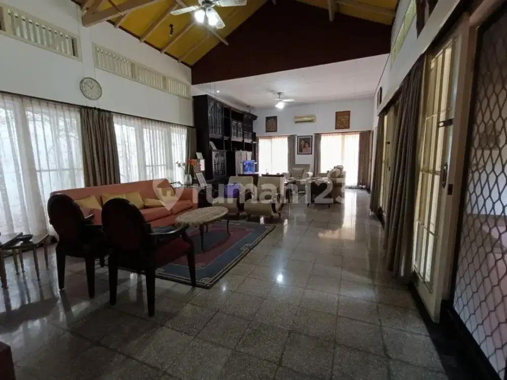 Rumah Pondok Indah Lokasi Strategis Dijual Cepat