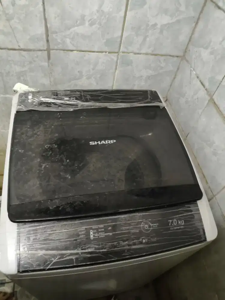 Dijual mesin cuci merk Sharp kapasitas 8 kg pemakaian sebulan