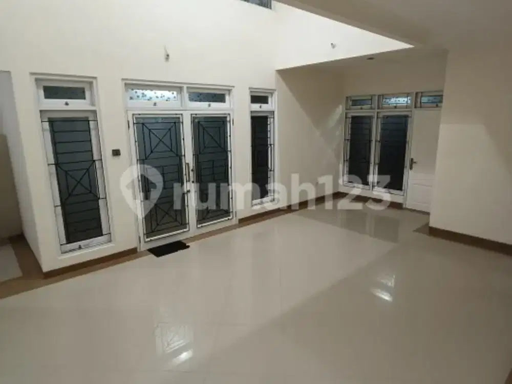 Rumah Mewah Di Bsd City 4 Kamar Tidur Siap Huni