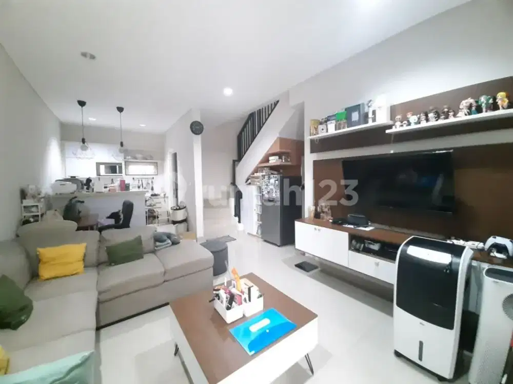Rumah BSD 2 Lantai Sudah Renovasi 3+1 kamar bonus 4ac, kitchen set