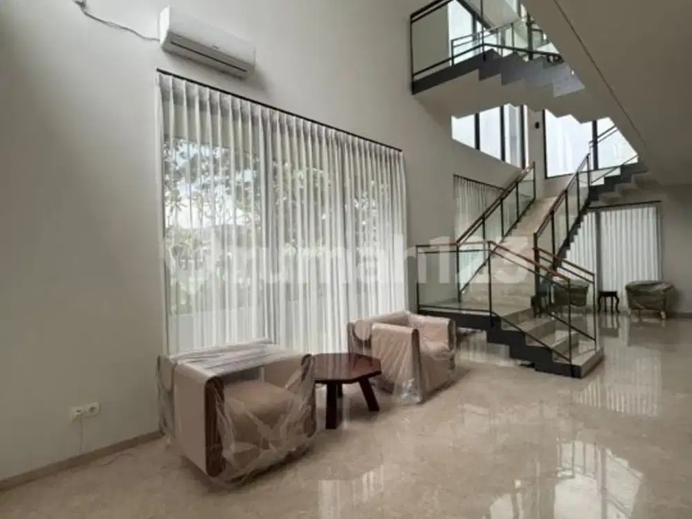 Rumah Full Furnished Jarang Ada 5+1 Kamar Tidur Ada Lift