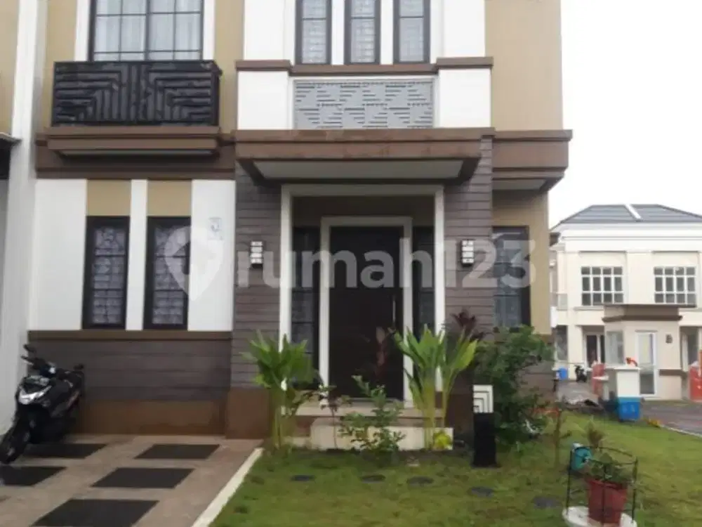 Rumah BSD city  di The savia 2 lantai hoek terawat