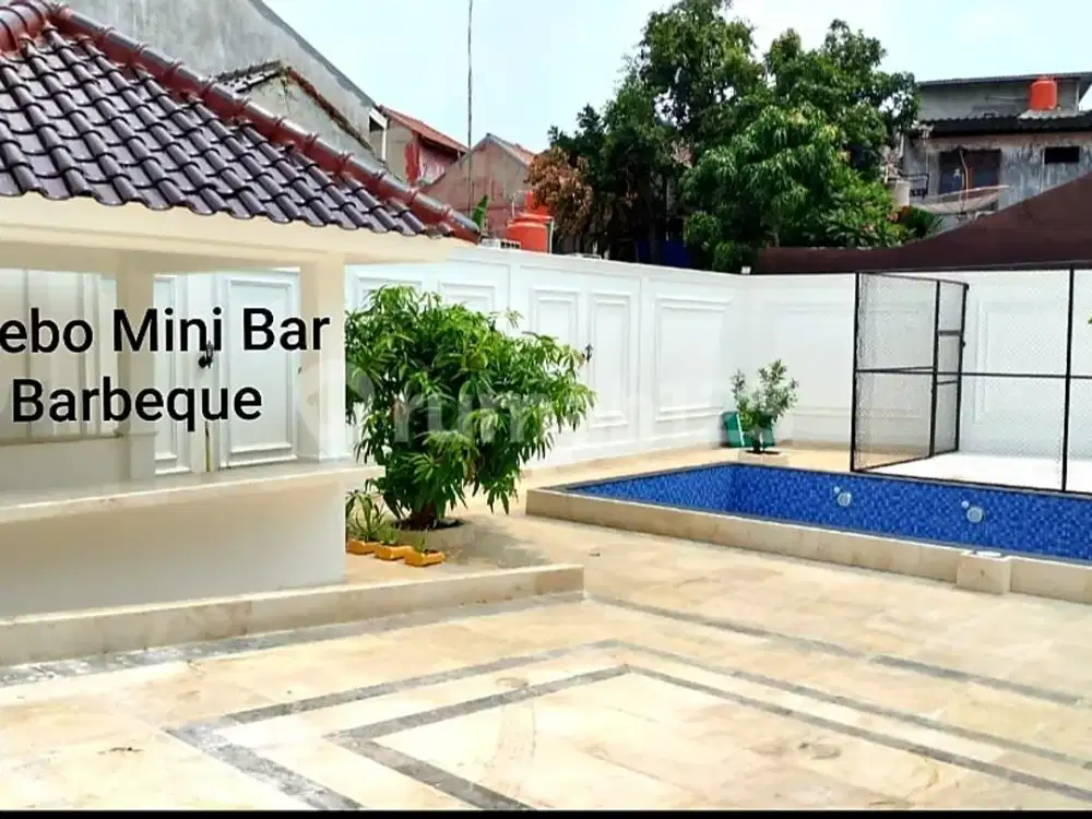 Dijual Rumah Mewah dengan Private Swimming Pool, tat  arn