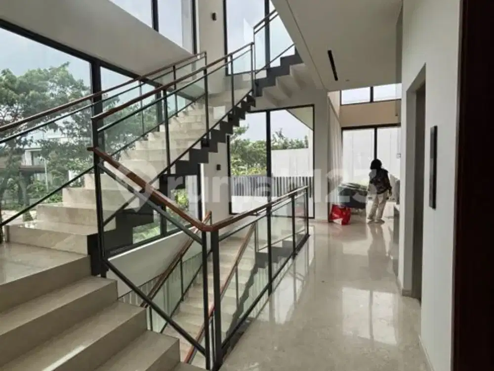 Rumah di Nava Park BSD Fully Furnished dengan Lift