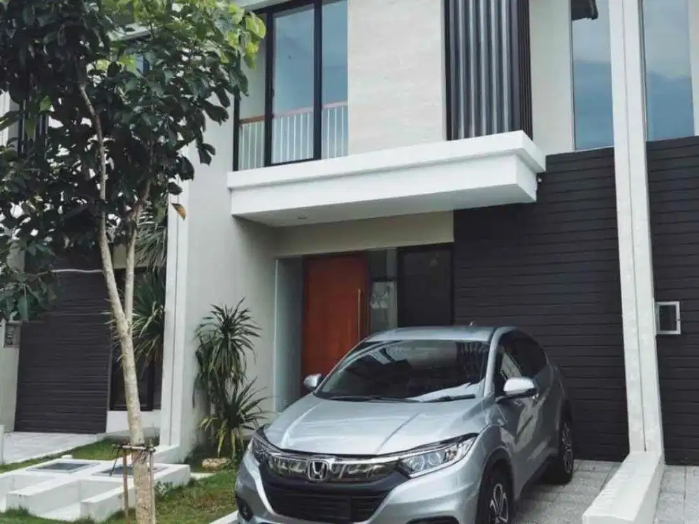 Murah Rumah 2 Lantai Siap Huni di Northwest Lake Citraland Utara, Surabaya Barat