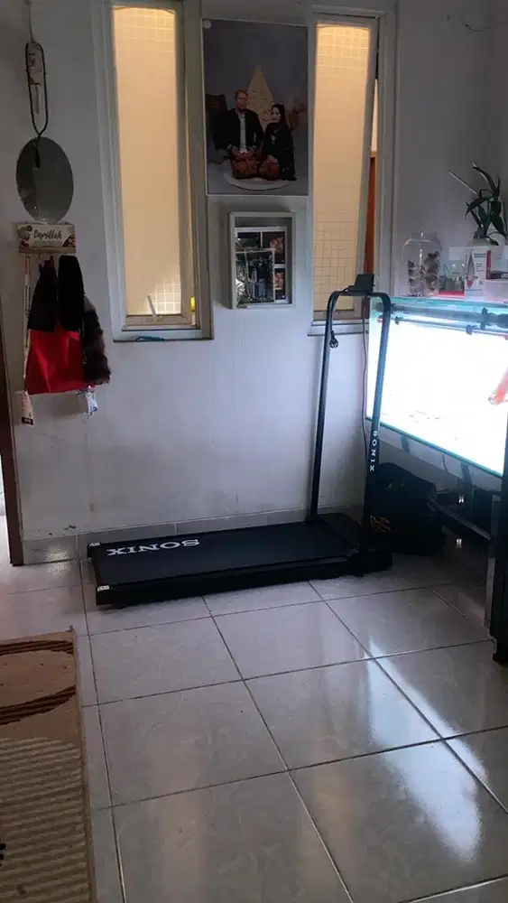 Dijual treadmill STR 01 merek sonix hitam