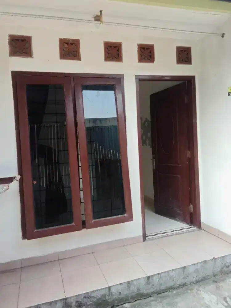 DISEWAKAN RUMAH PETAK 1 PINTU 44 TANJUNG BARAT