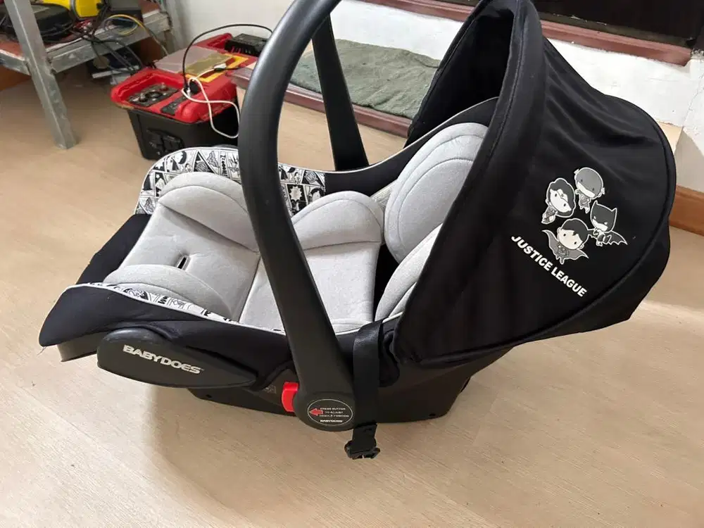 BabyDoes Carseat Justice League