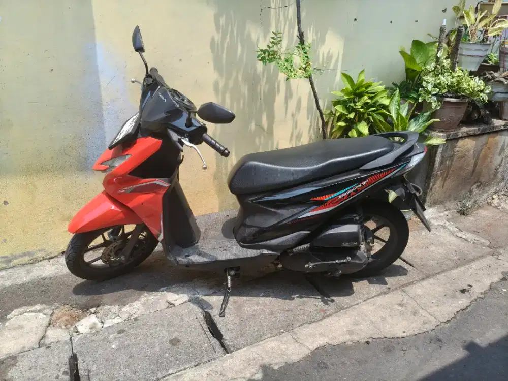 Honda Beat tahun 2025 warna hitam merah full orisinil