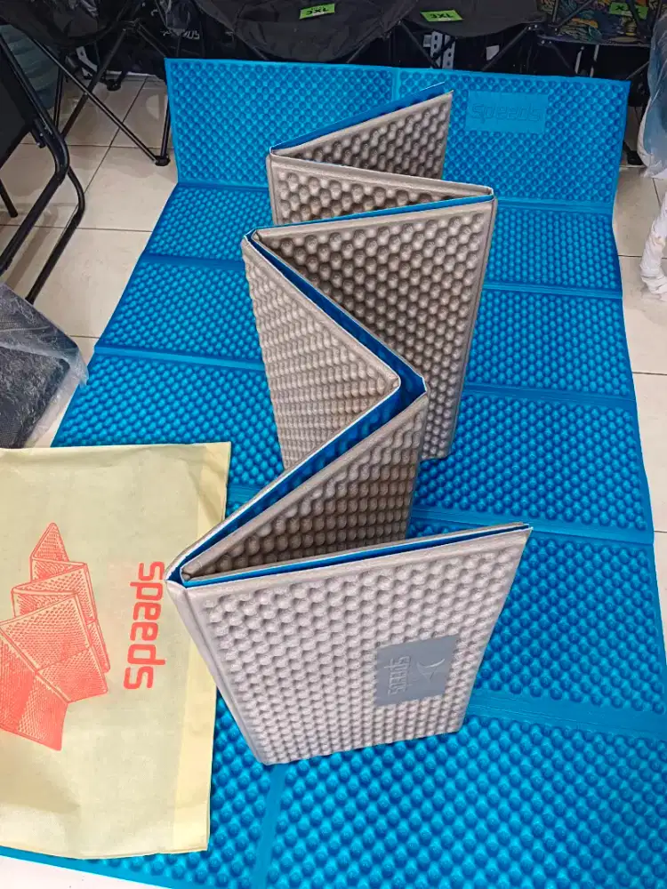 Matras Lipat Camping Outdoor Merk Speeds Anti Lembab Mudah Dilipat