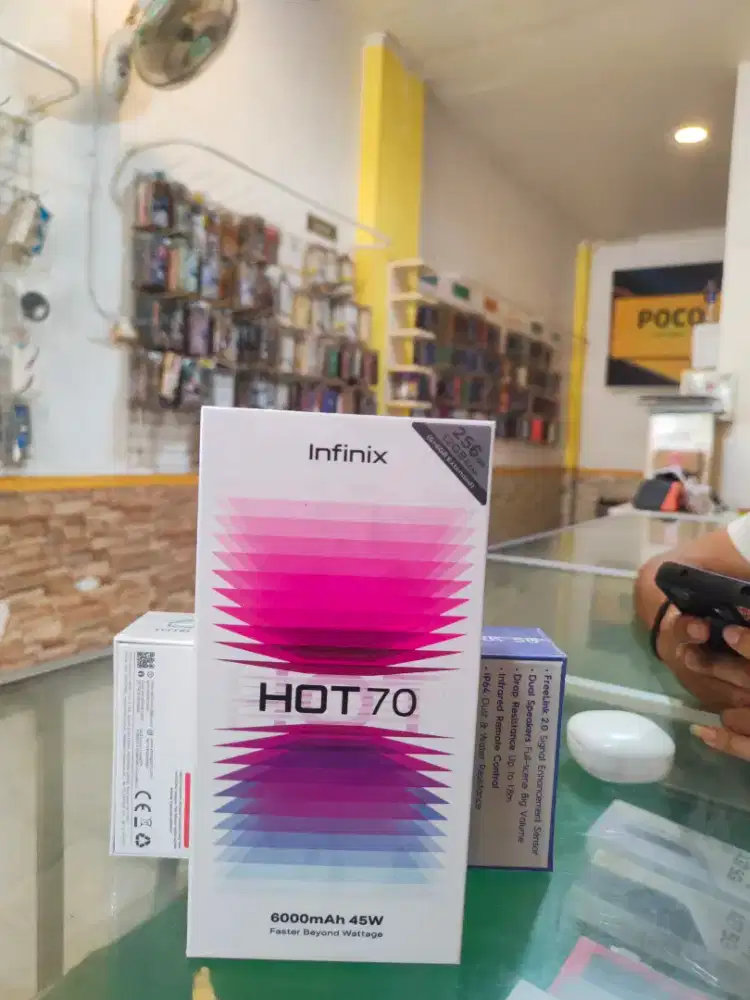 INFINIX HOT 70 8/128 promo+bonus cash & Credit garansi Resmi