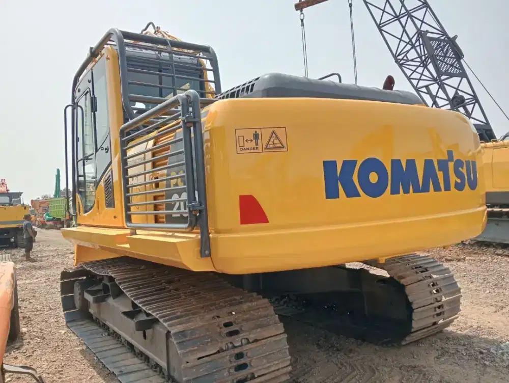 EXCAVATOR 2018 ALAT BERAT KOMATSU PC200-8MO