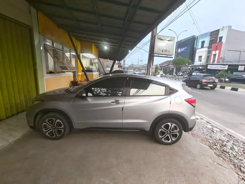 Jual mobil brv type SE