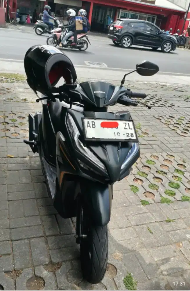 Vario 125 iss Hitam doff