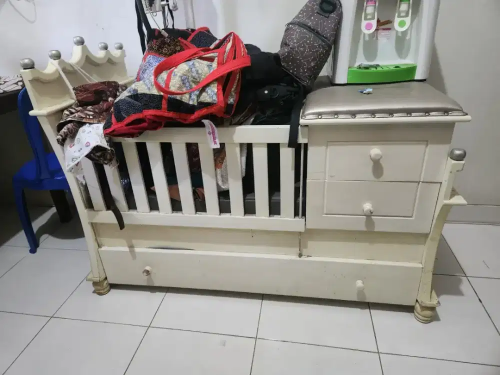 Box bayi kayu jati