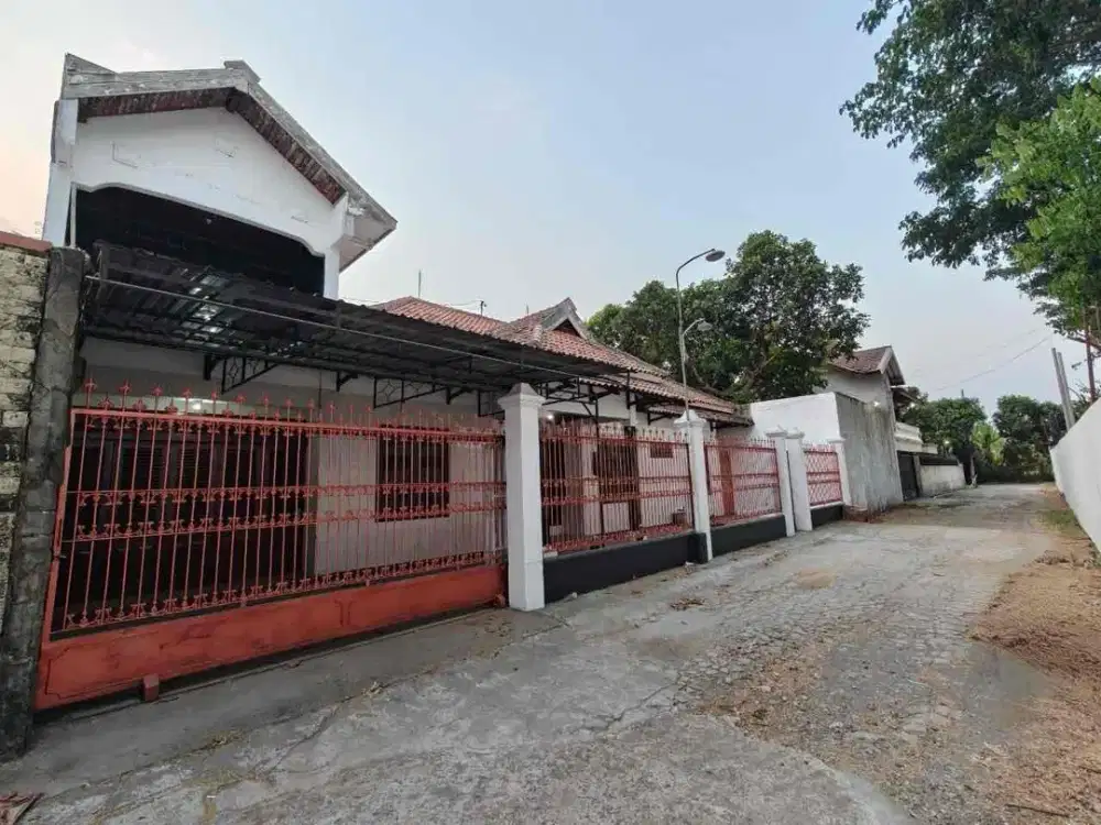 Rumah Luas Dekat Kampus UMS.