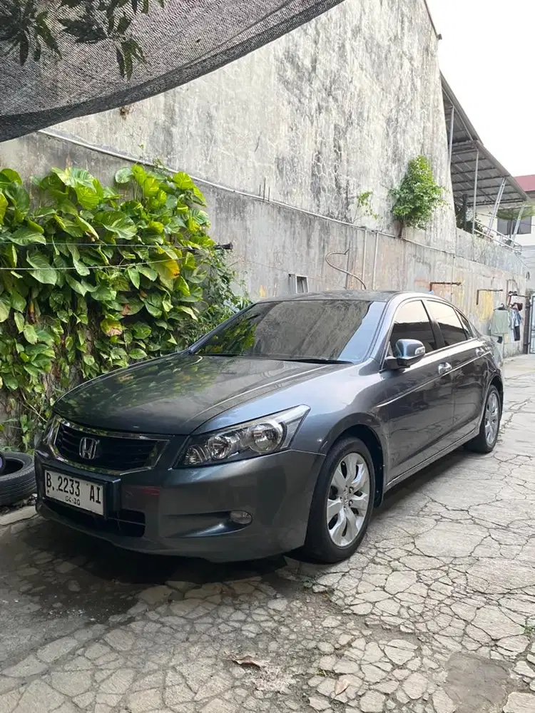 Honda Accord vtil AT 2010