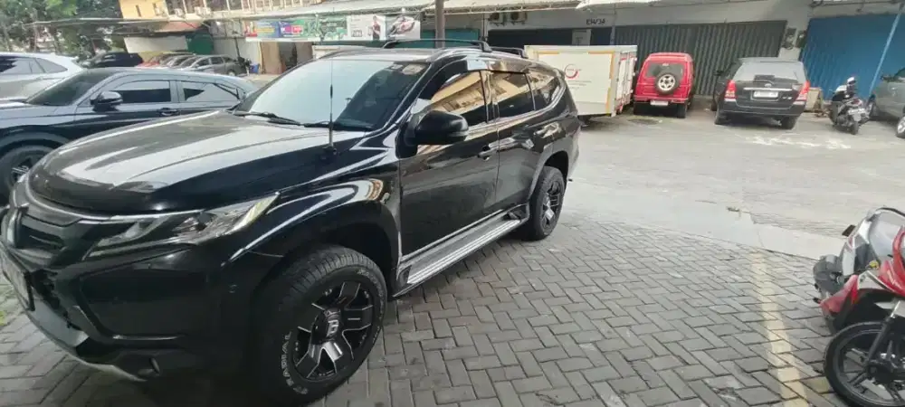PAJERO DAKAR 4X4 HITAM MULUS
