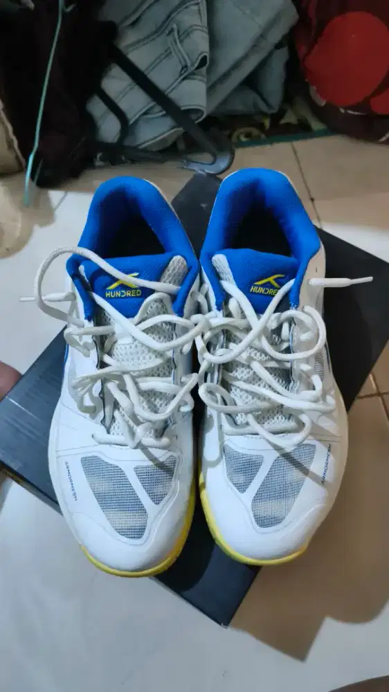 DIJUAL SEPATU BADMINTON HUNDRED PHENOM WHITE BLUE