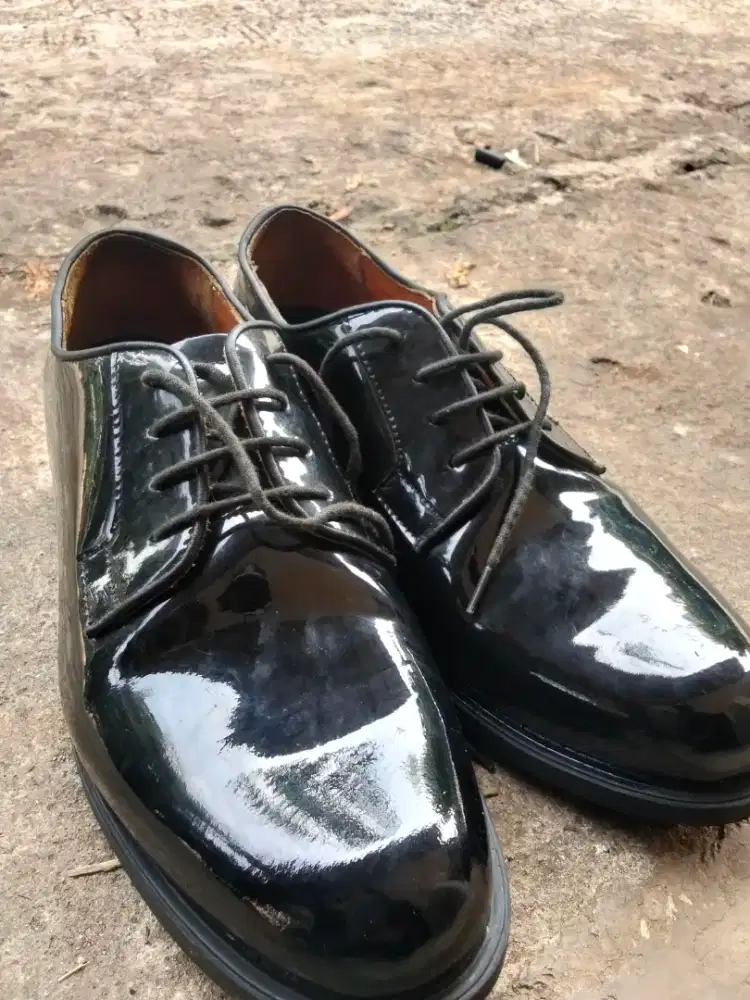 sepatu PDH ukuran 42