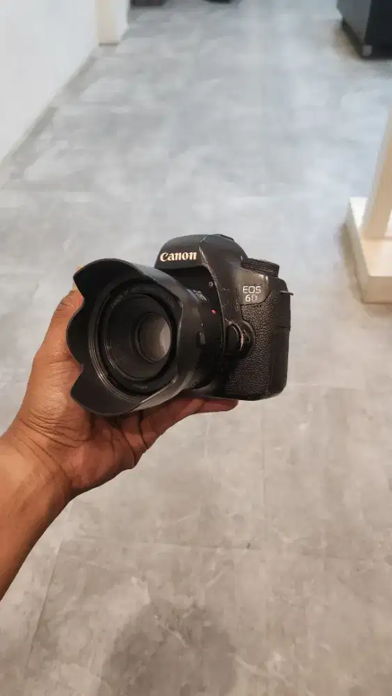 Canon 6D Mark I Fullframe Wifi Lensa Canon 50 1.8 Stm
