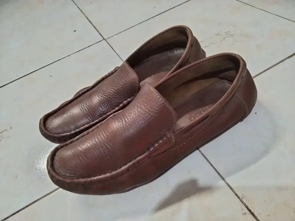 dijual sepatu size 42 merk Buccheri