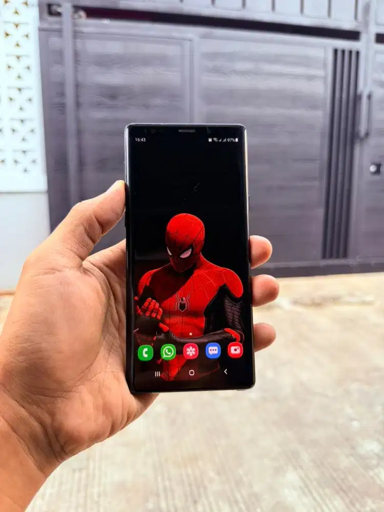 Samsung note 9 TT diatasnya